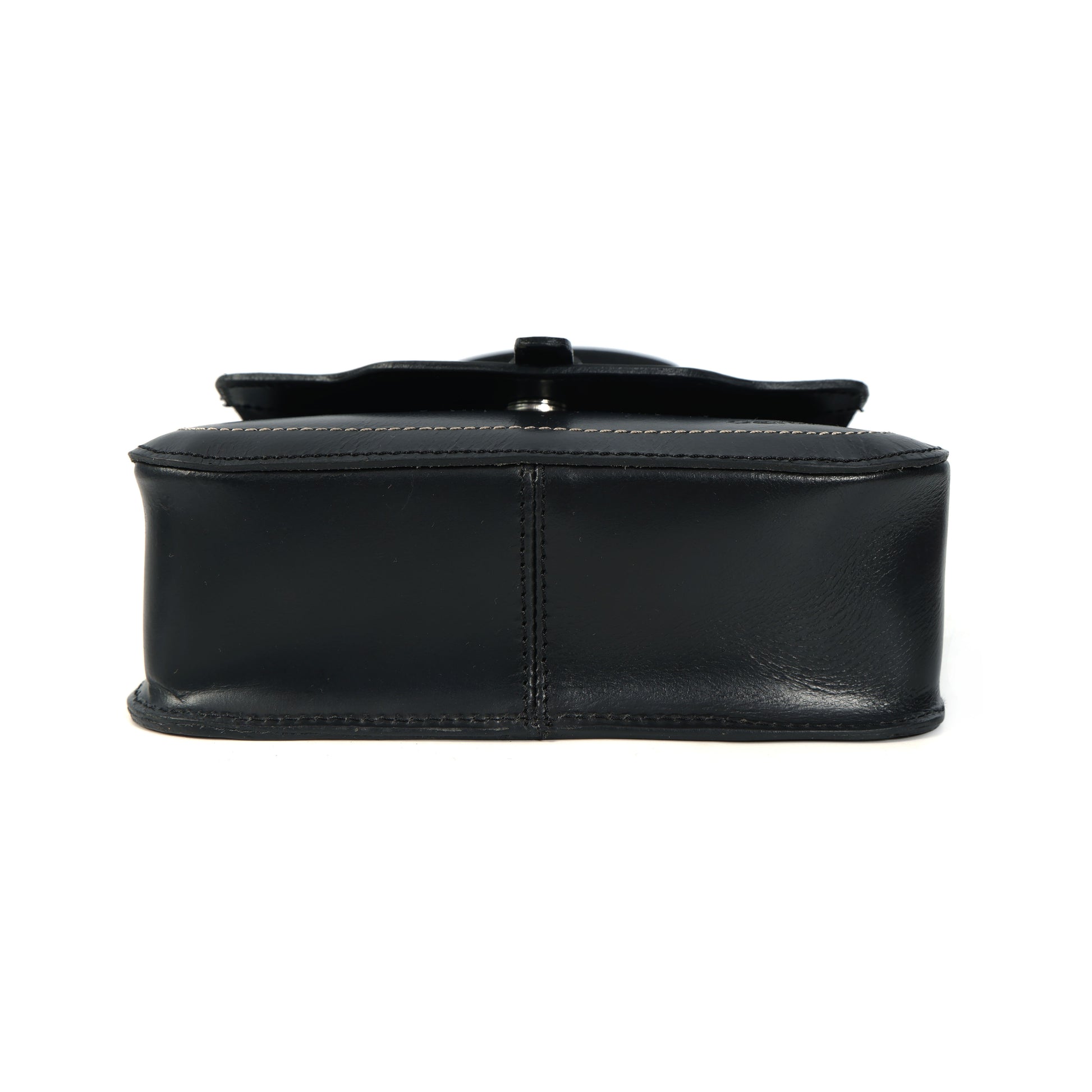 Elevate Your Style with our Leather Sling Bag  The Perfect Fashion Accessory. Art: BG-1459