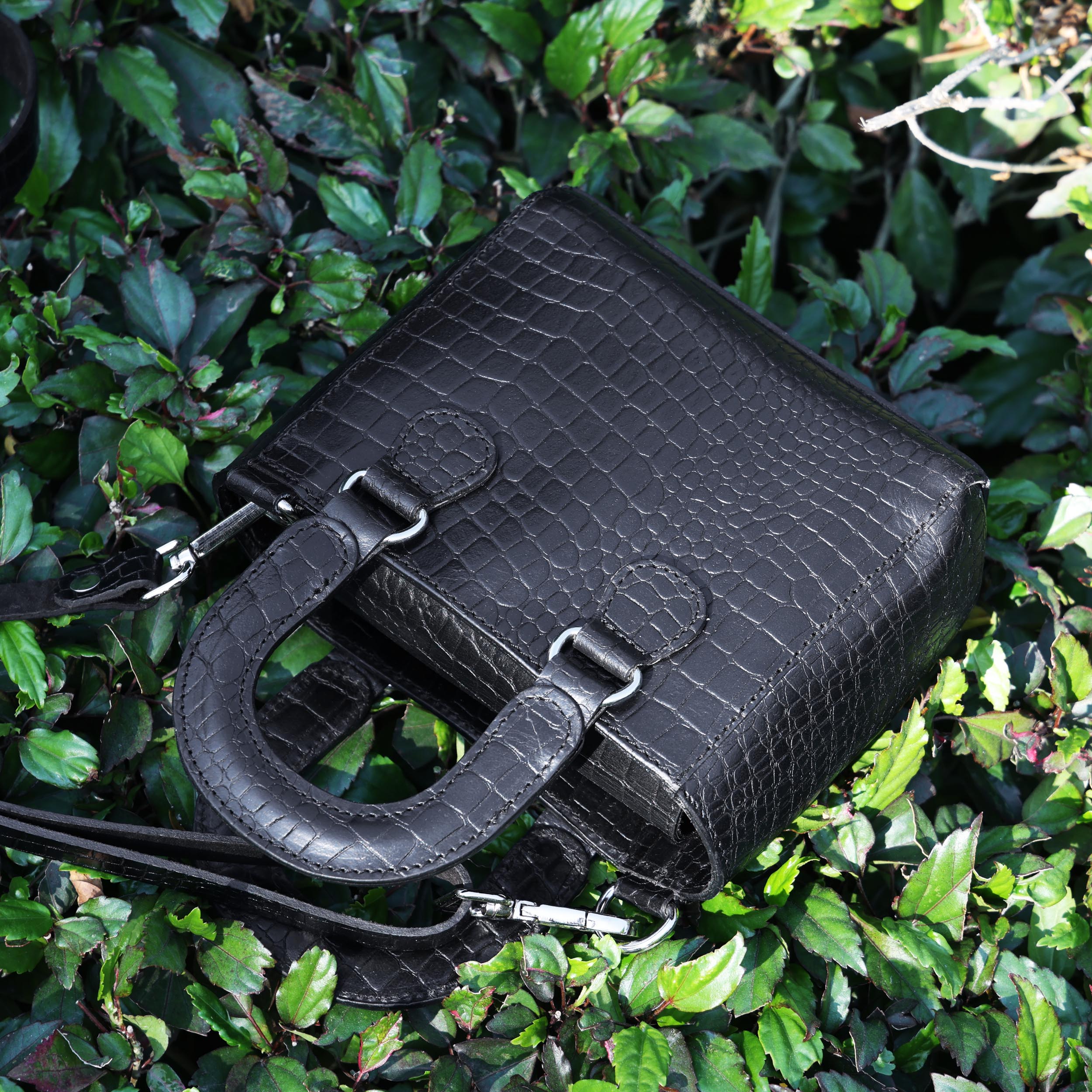 Stylish Leather Croco Print Sling Bag Chic & Versatile. BG-1621