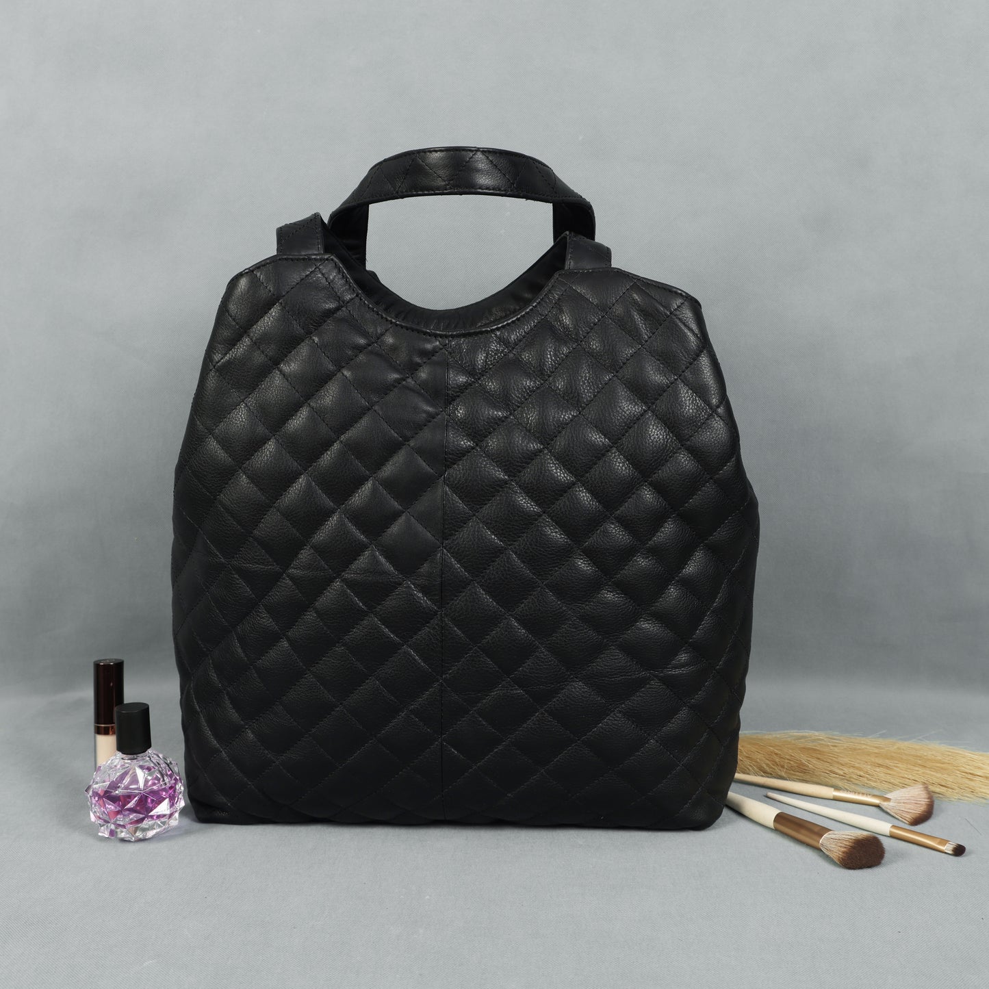 Elegant Black Pure Leather Tote Bag for Women Classic & Versatile. BG-1632
