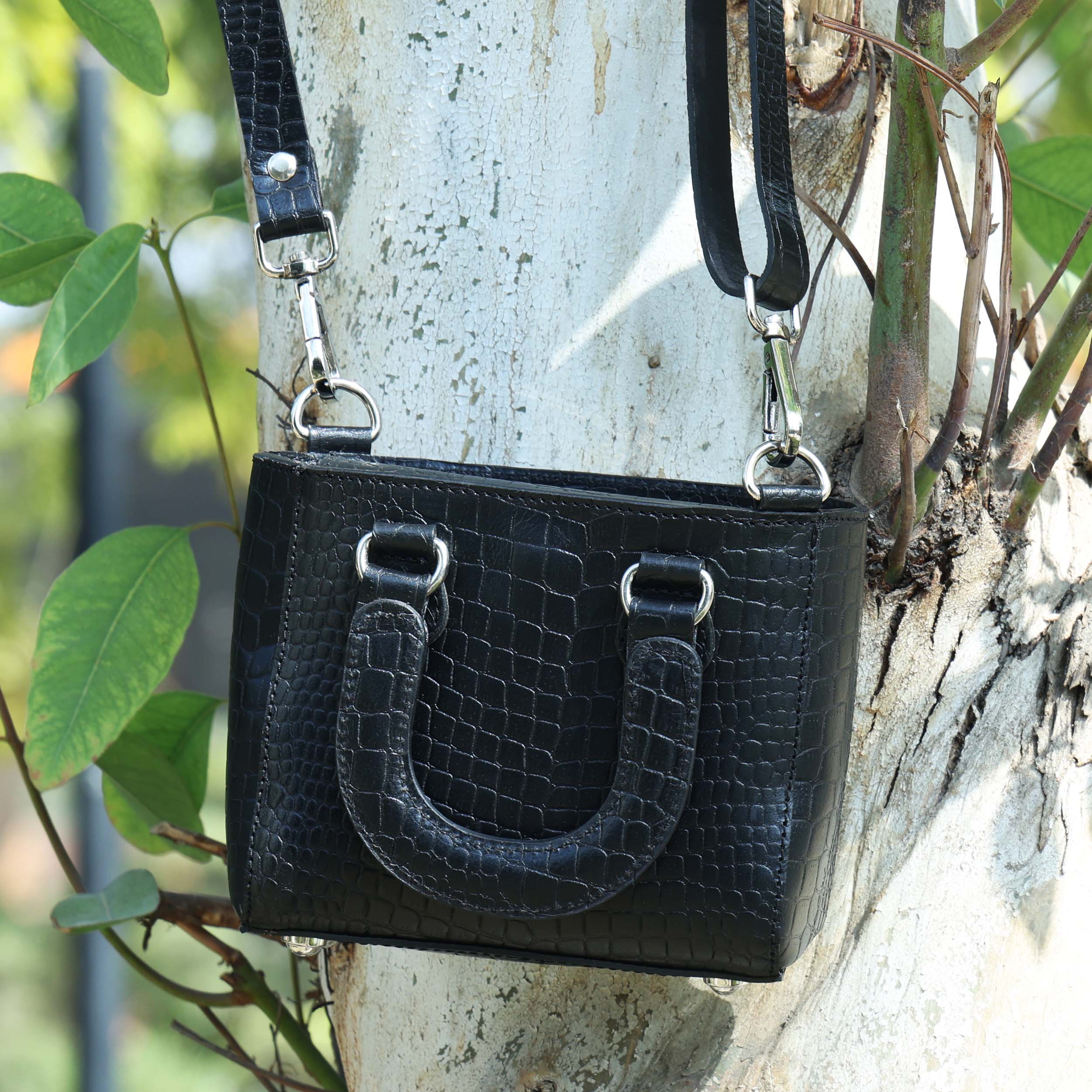Stylish Leather Croco Print Sling Bag Chic & Versatile. BG-1621