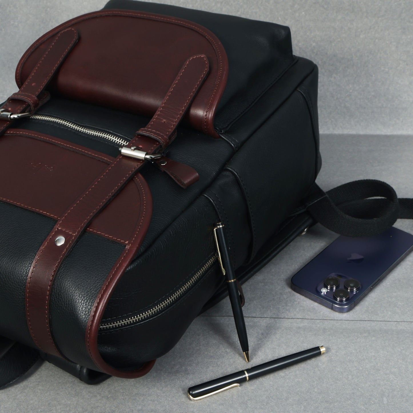 Timeless Leather Unisex Classic Backpack Stylish & Functional for All Occasions. Art: BG-1611