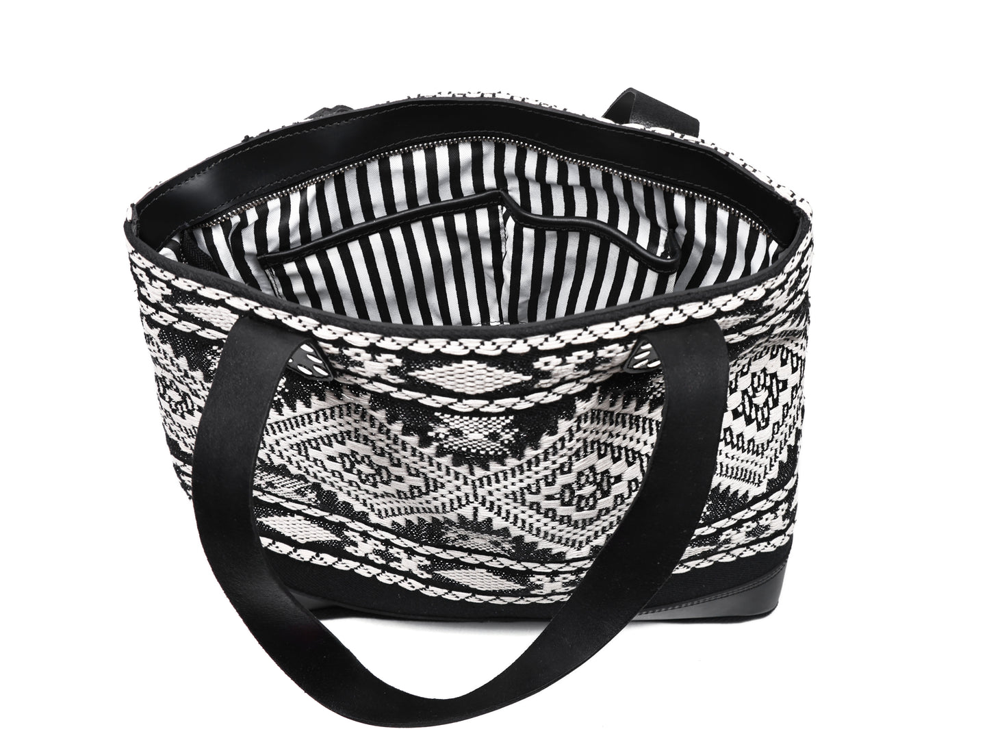 Chic Simplicity: Your Essential Tote Bag for Everyday Style. Art: BG-1751