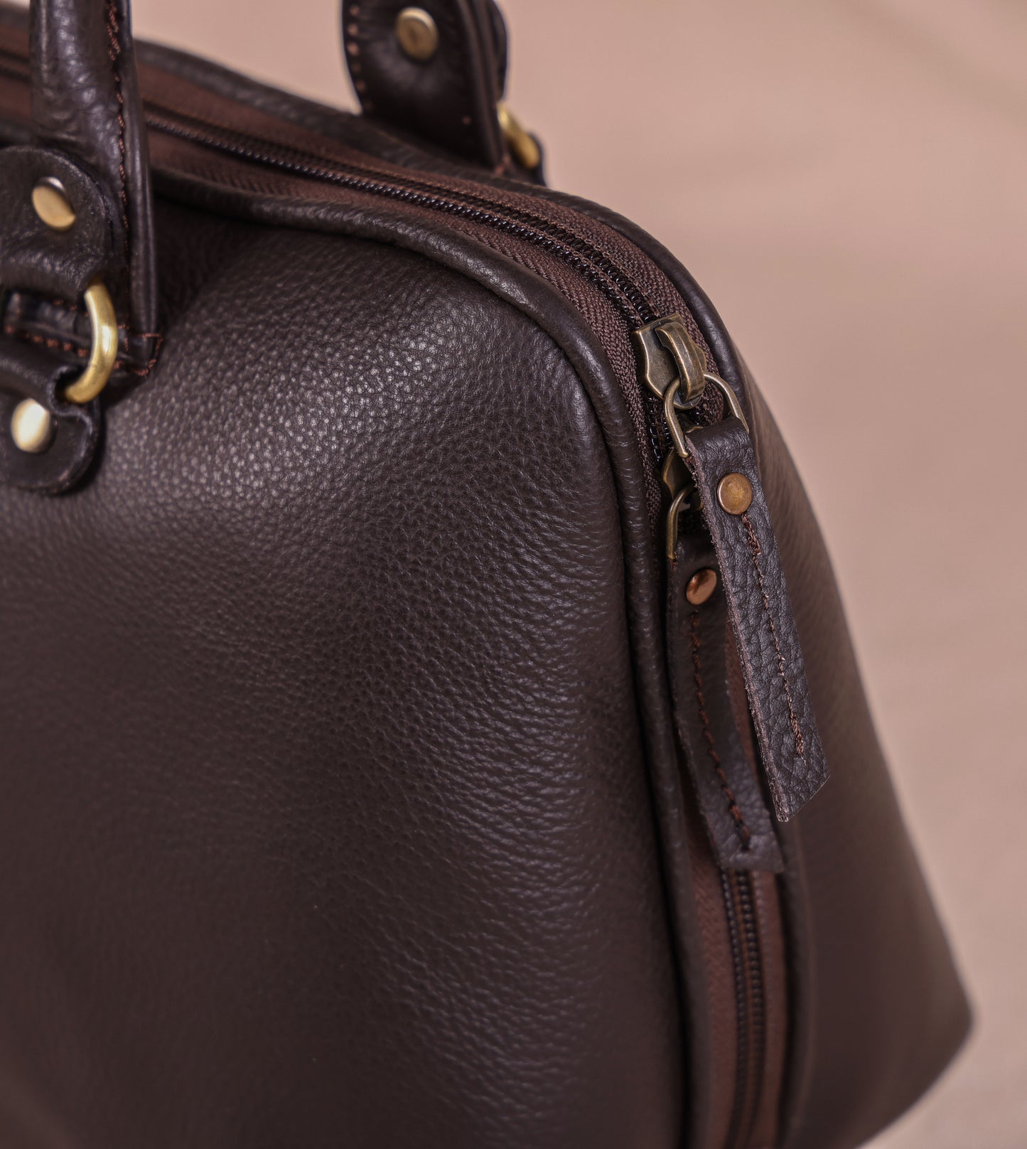 Luxury Women's Leather Purses: Timeless Elegance for Every Occasion ART:- BG-1598