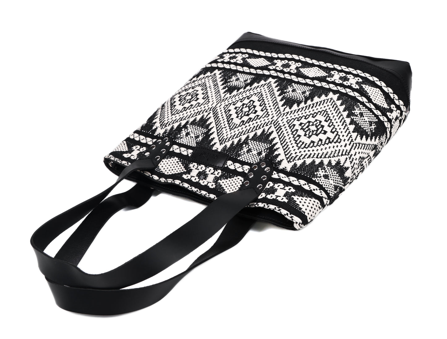 Chic Simplicity: Your Essential Tote Bag for Everyday Style. Art: BG-1751