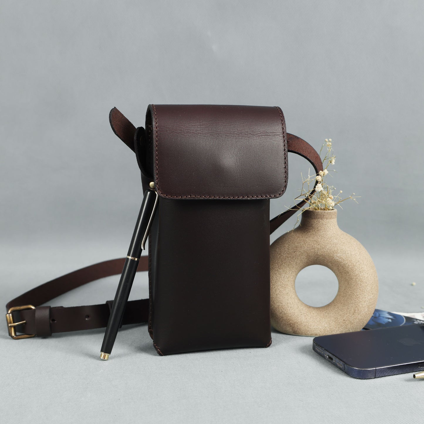 Genuine Leather Mobile Pouch with Fixed Sling – Hands-Free, Stylish & Durable. LA-1427