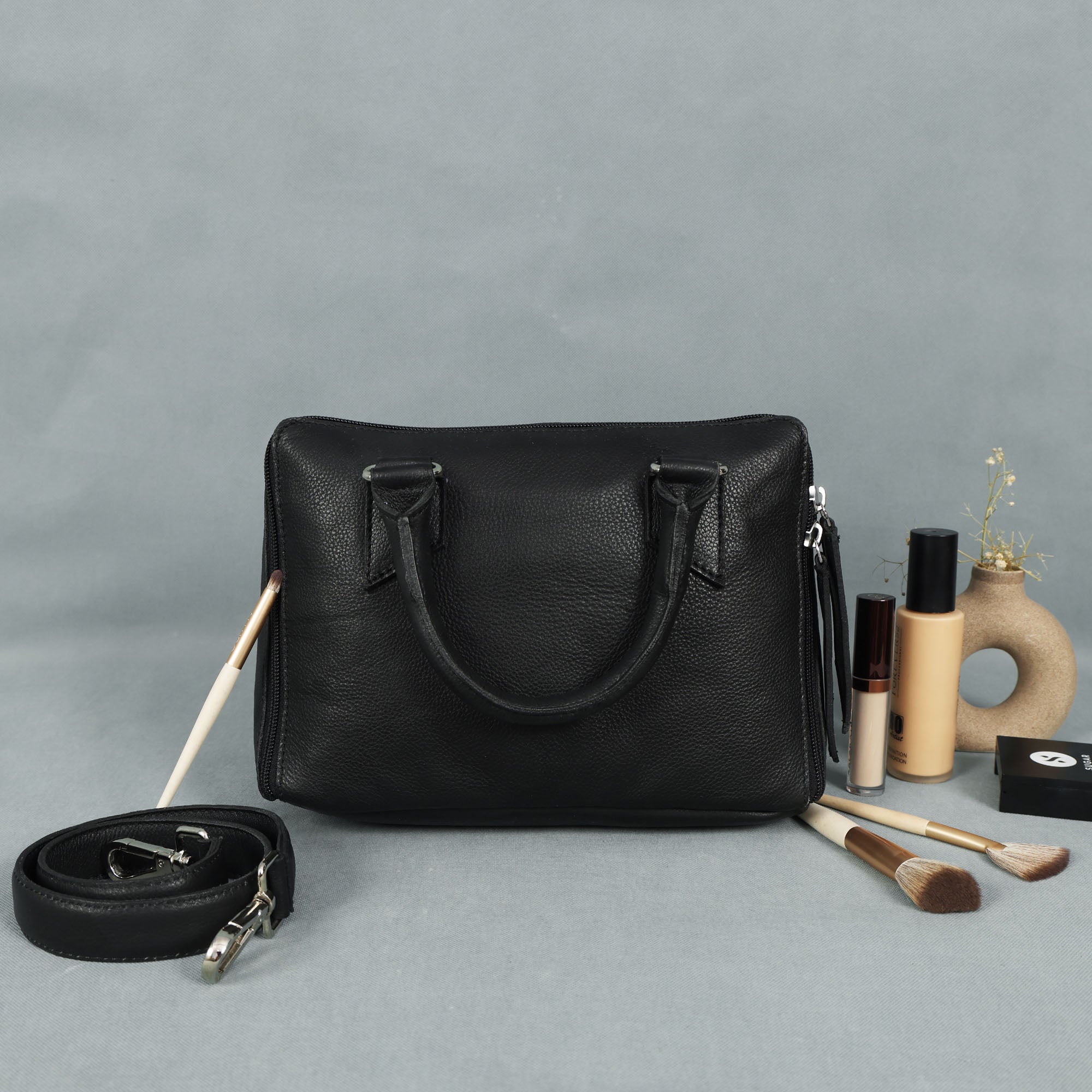Black Premium Soft 100% Pure Leather Handheld Bag Elegant & Durable Everyday Purse. BG-1629