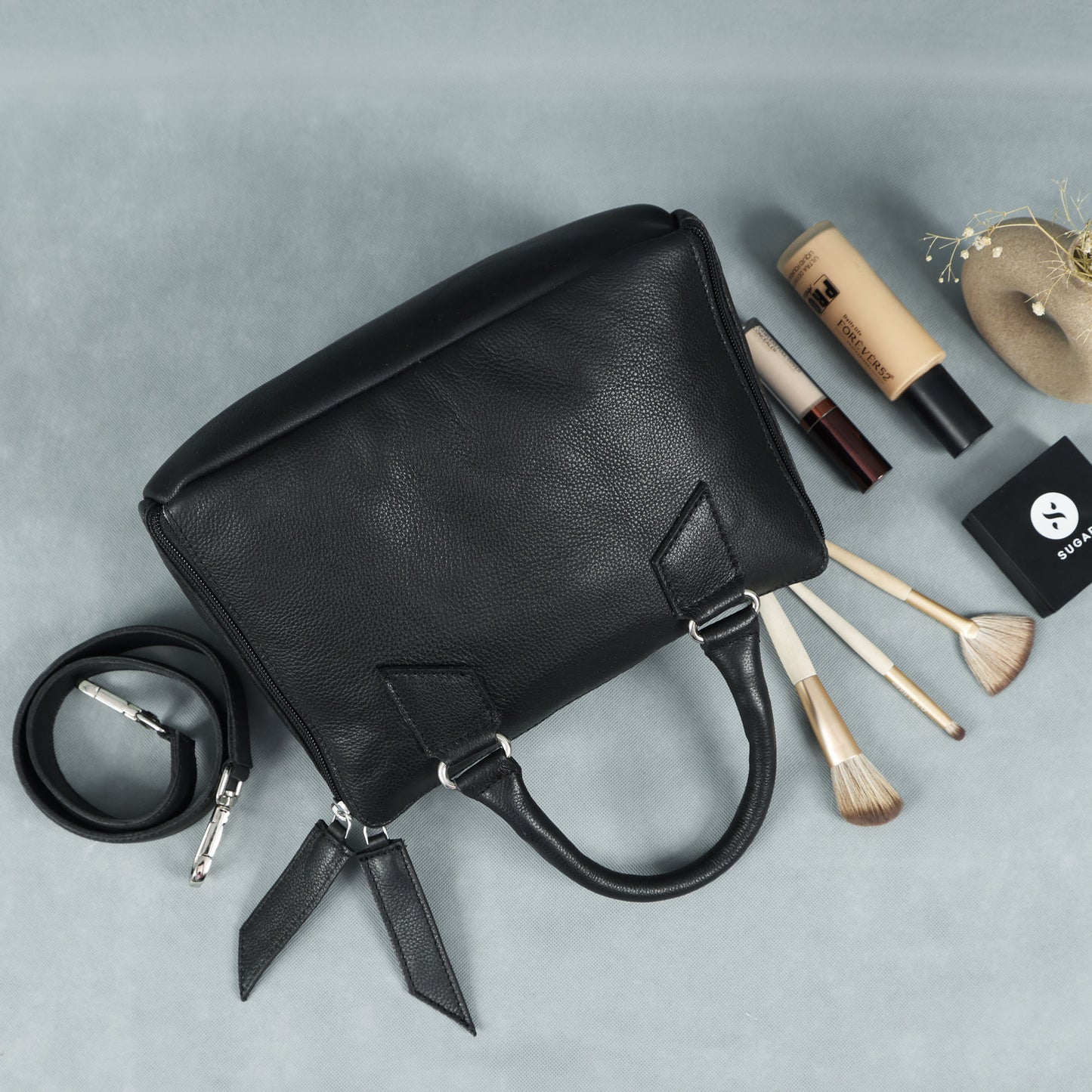 Black Premium Soft 100% Pure Leather Handheld Bag  Elegant & Durable Everyday Purse. BG-1629