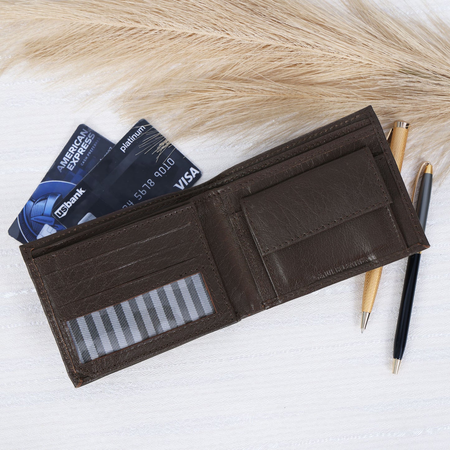 Premium Leather Wallet for Men  Stylish, Durable & Handmade.LA-1420