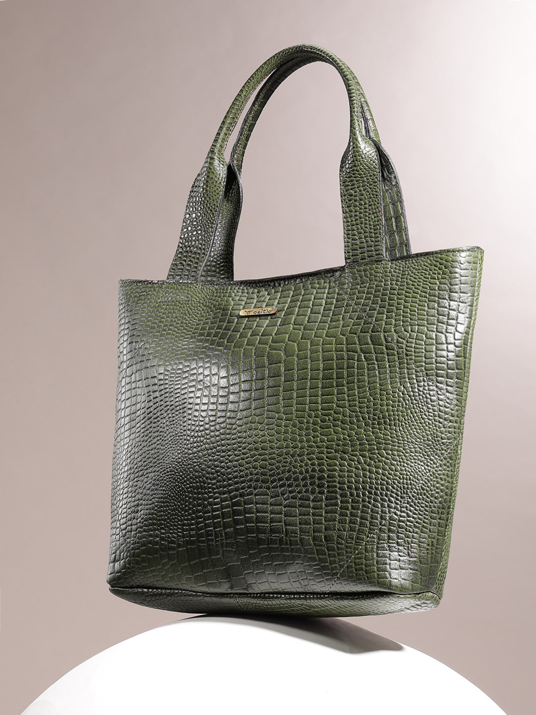 Croc-Texture Leather Tote Bag with Spacious Interior and Dual Shoulder Handles