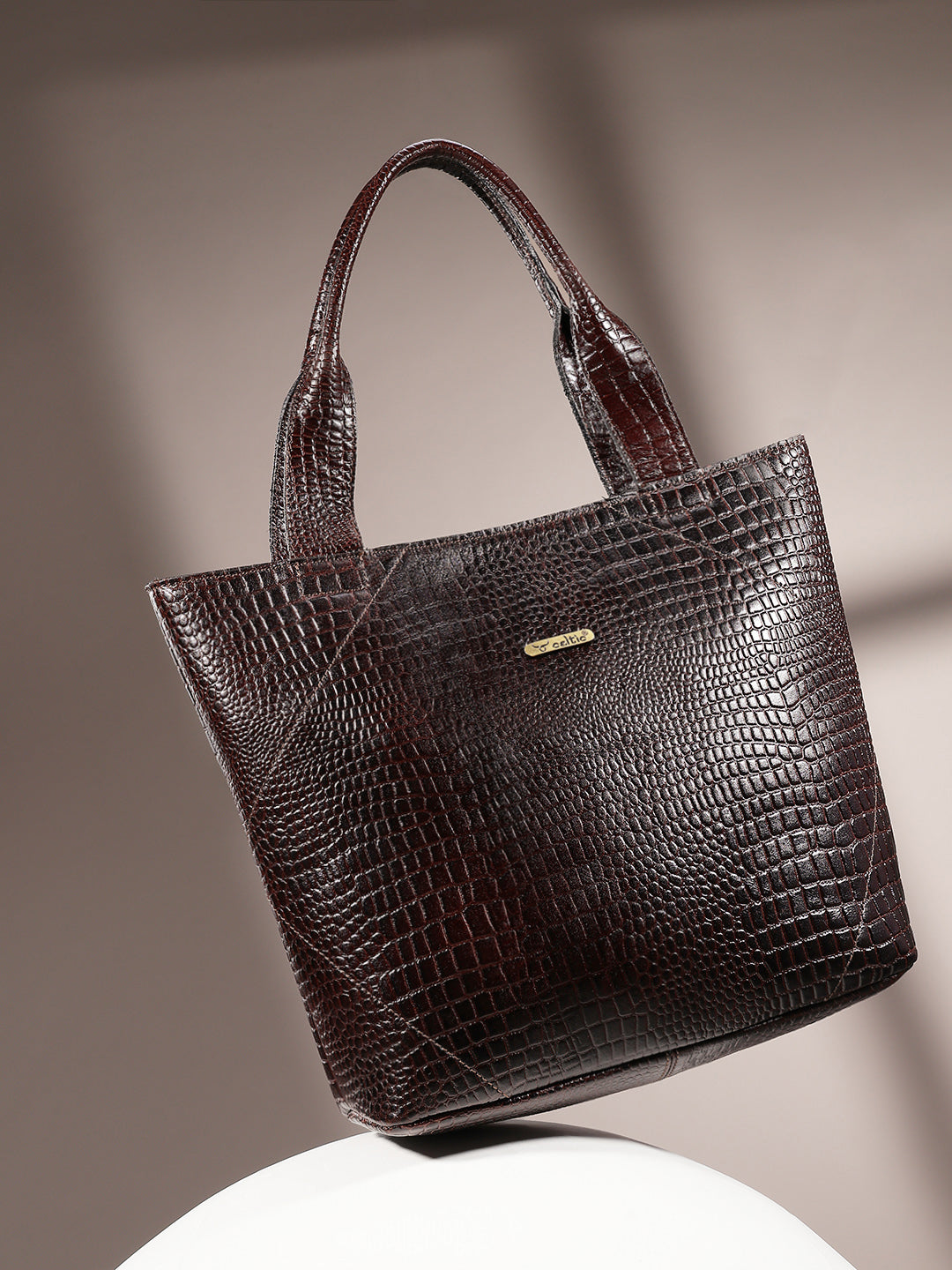 Croc-Texture Leather Tote Bag with Spacious Interior and Dual Shoulder Handles
