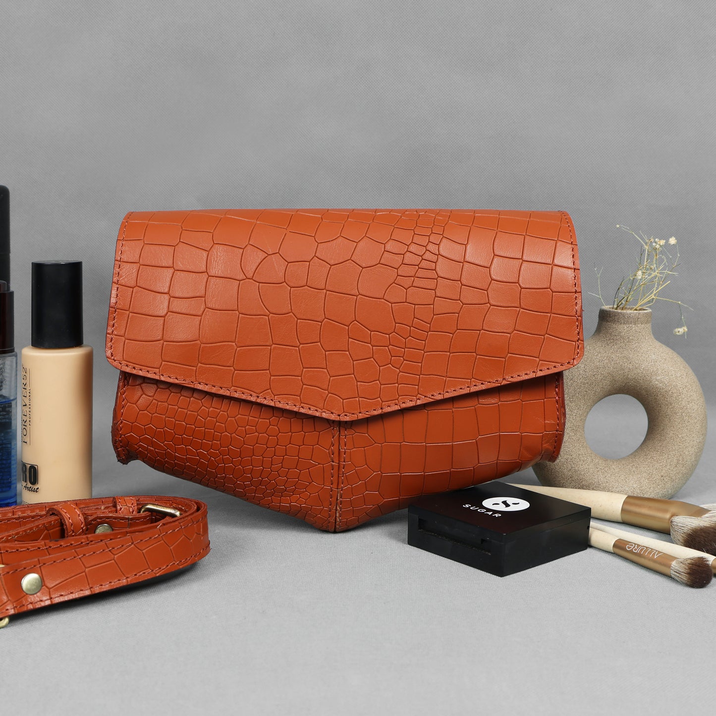Chic Elegance: Black Deep Croco Leather Crossbody Bag. Art: BG-1602