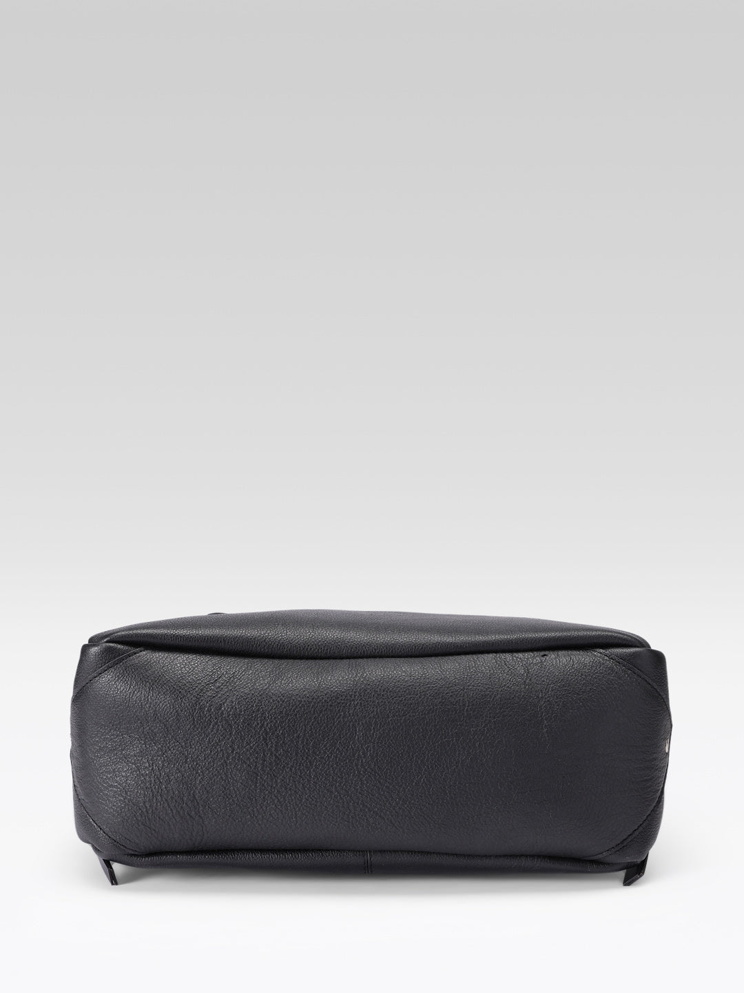 Premium Genuine Leather Black Shoulde tote Bag with Minimal Silhouette and Zip Closure
