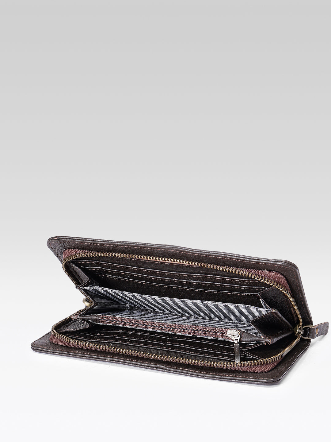 Stylish Ladies' Black Clutch - Timeless Elegance and Versatility