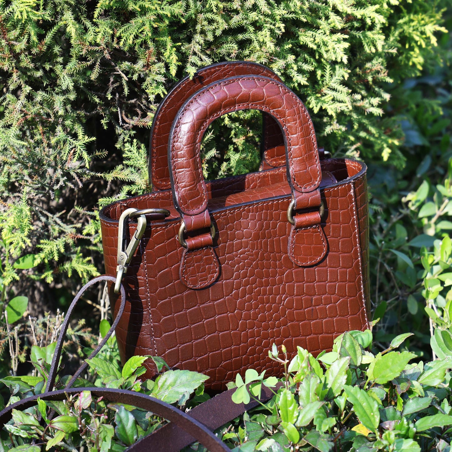 Stylish Leather Croco Print Sling Bag  Chic & Versatile. BG-1621