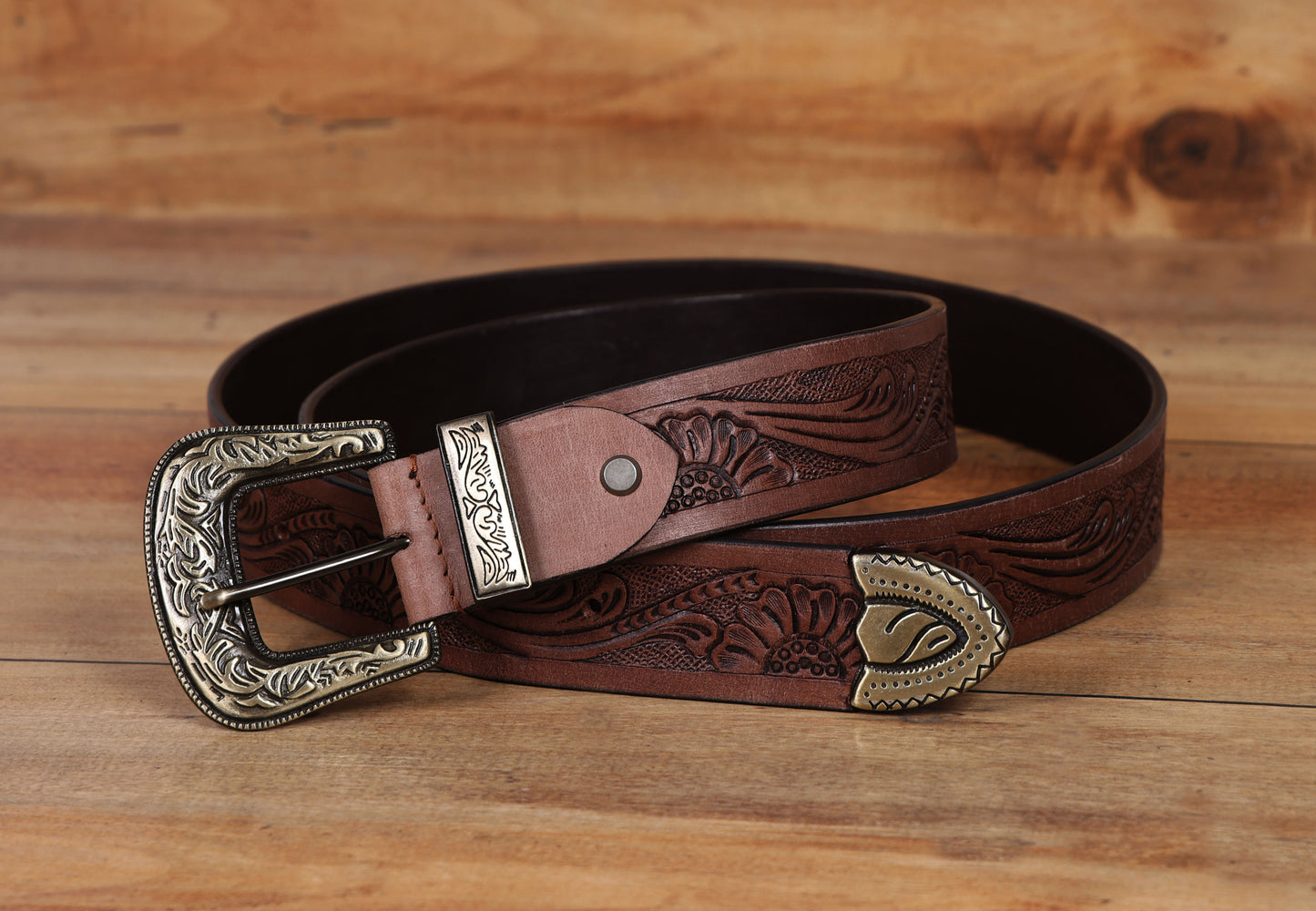 Crafted Mastery: Hand-Carved Leather Belts for Timeless Style Art: LB-813