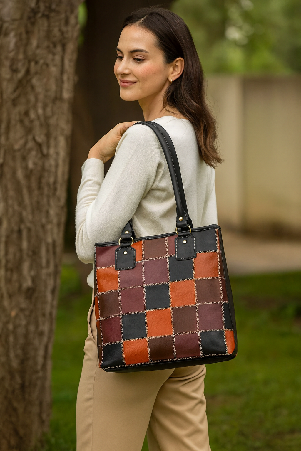 "Zigzag Chic: Elevate Your Style with Our Trendy Tote Bag!" Art: BG-1307-Z