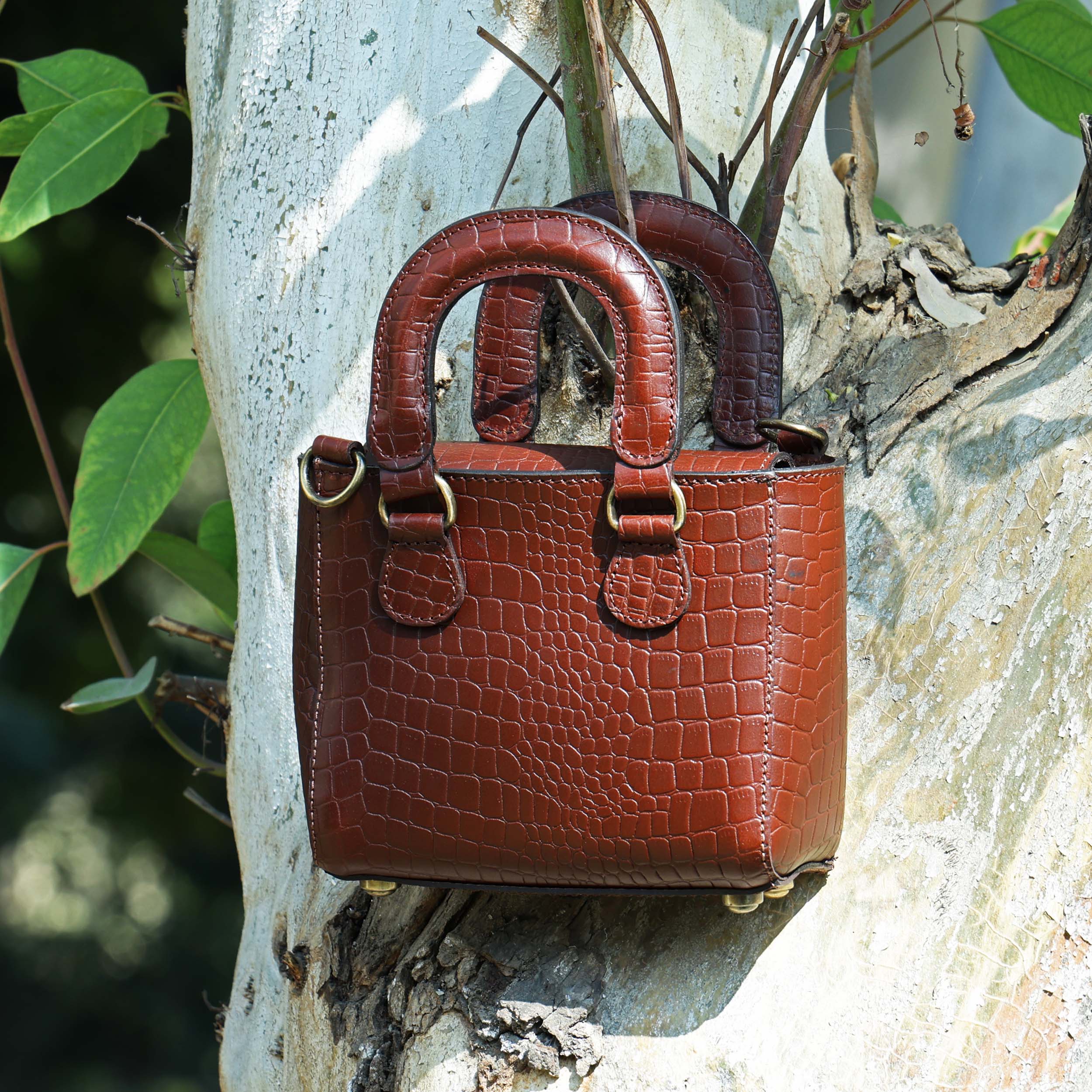 Stylish Leather Croco Print Sling Bag Chic & Versatile. BG-1621