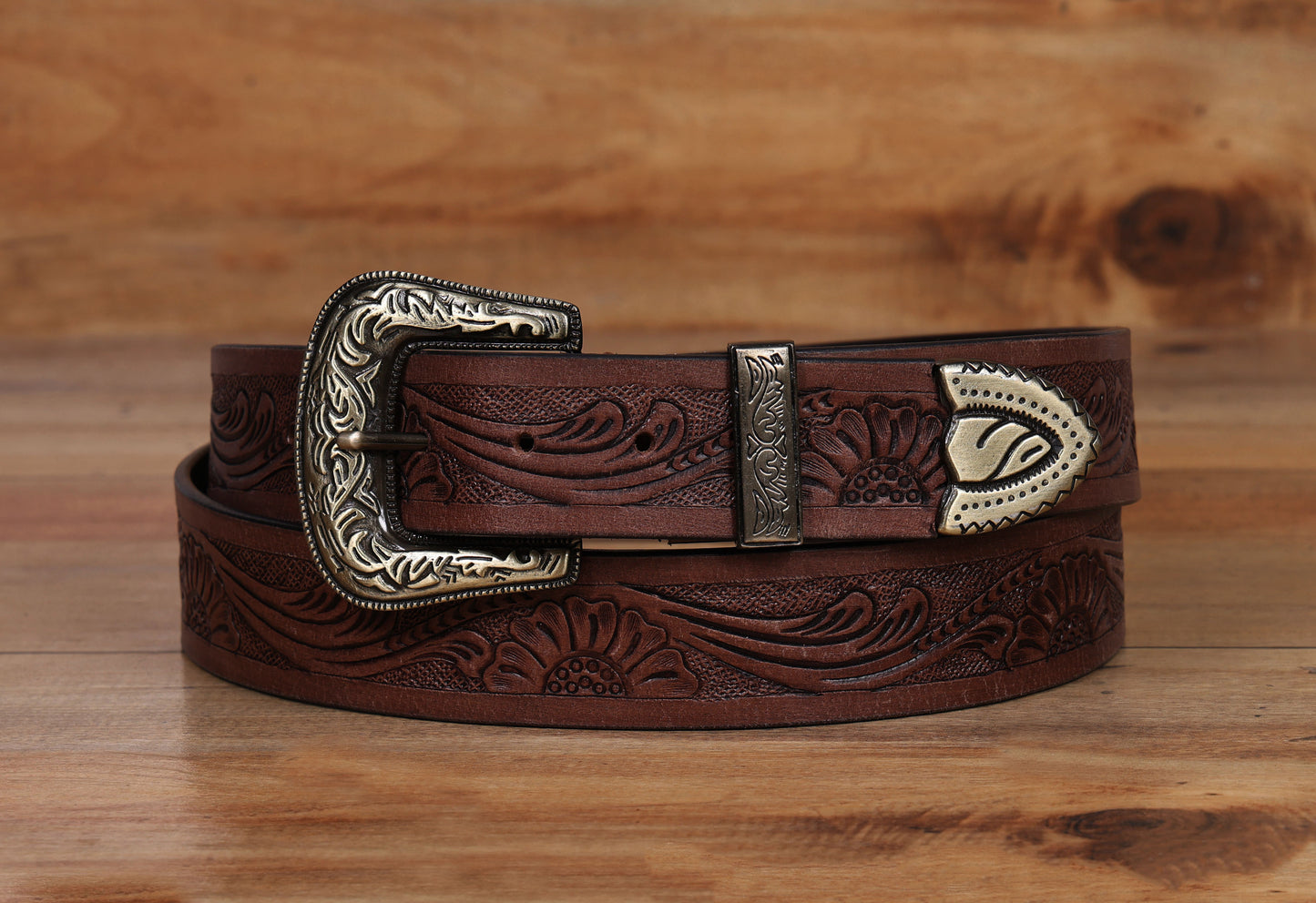 Crafted Mastery: Hand-Carved Leather Belts for Timeless Style Art: LB-813