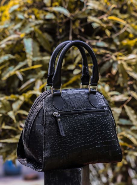 Cletic New Classic Leather Handbag with Detachable Sling Strap  Elegant & Versatile Art: BG-1597