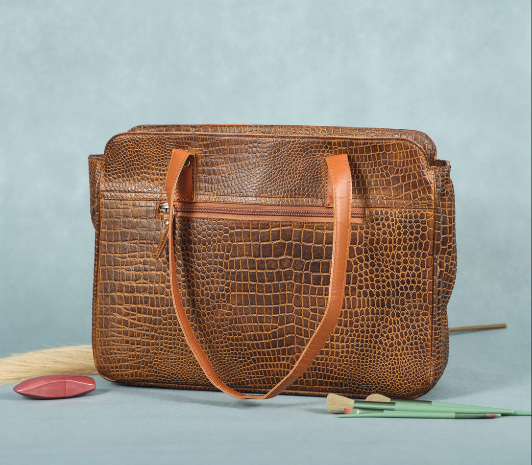 Extra Spacious Stylish Leather Shoulder Bags Perfect for Every Occasion, ART:-BG-1607