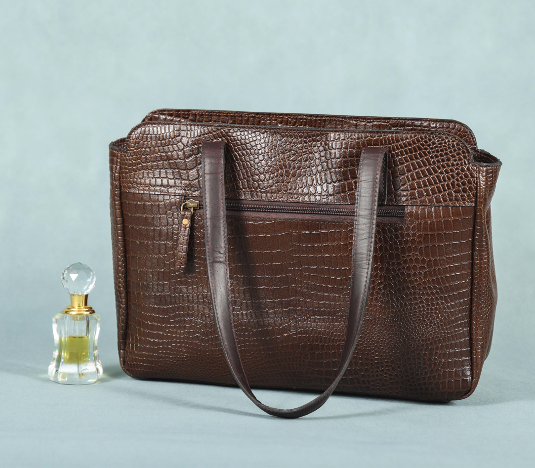 Extra Spacious Stylish Leather Shoulder Bags  Perfect for Every Occasion, ART:-BG-1607