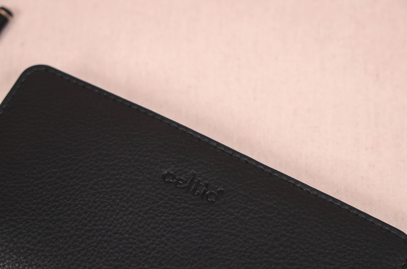 Shop Stylish Ladies' Black Clutches: Timeless Elegance and Versatility ART:-LA-1601