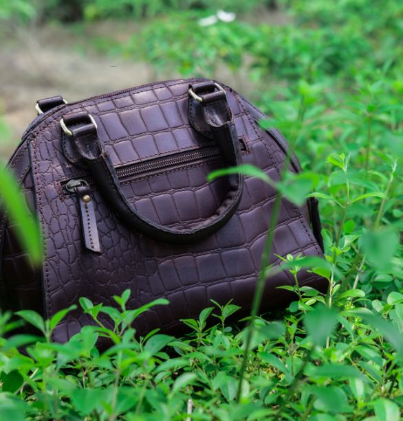 Cletic New Classic Leather Handbag with Detachable Sling Strap  Elegant & Versatile Art: BG-1597