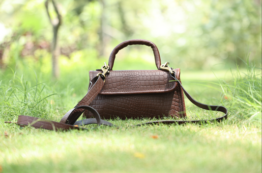 pure leather sling bag for girls and women with fabulous finish, Art: BG-1567