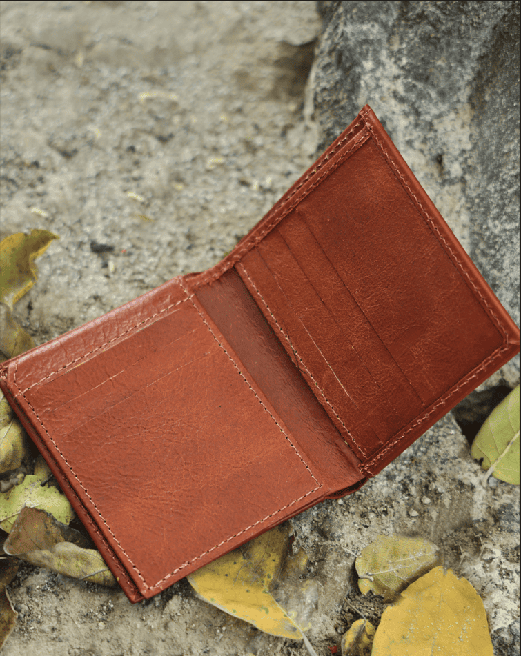 Introducing our Leather Wallet  A Timeless Classic, Art:- LA-1404