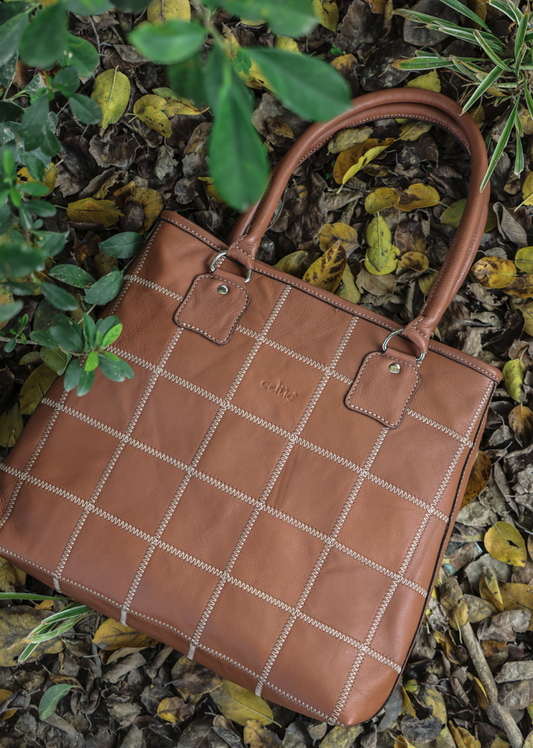 "Effortless Elegance: Elevate Your Style with Our Light Brown Tote Bag" Art: BG-1519-Z