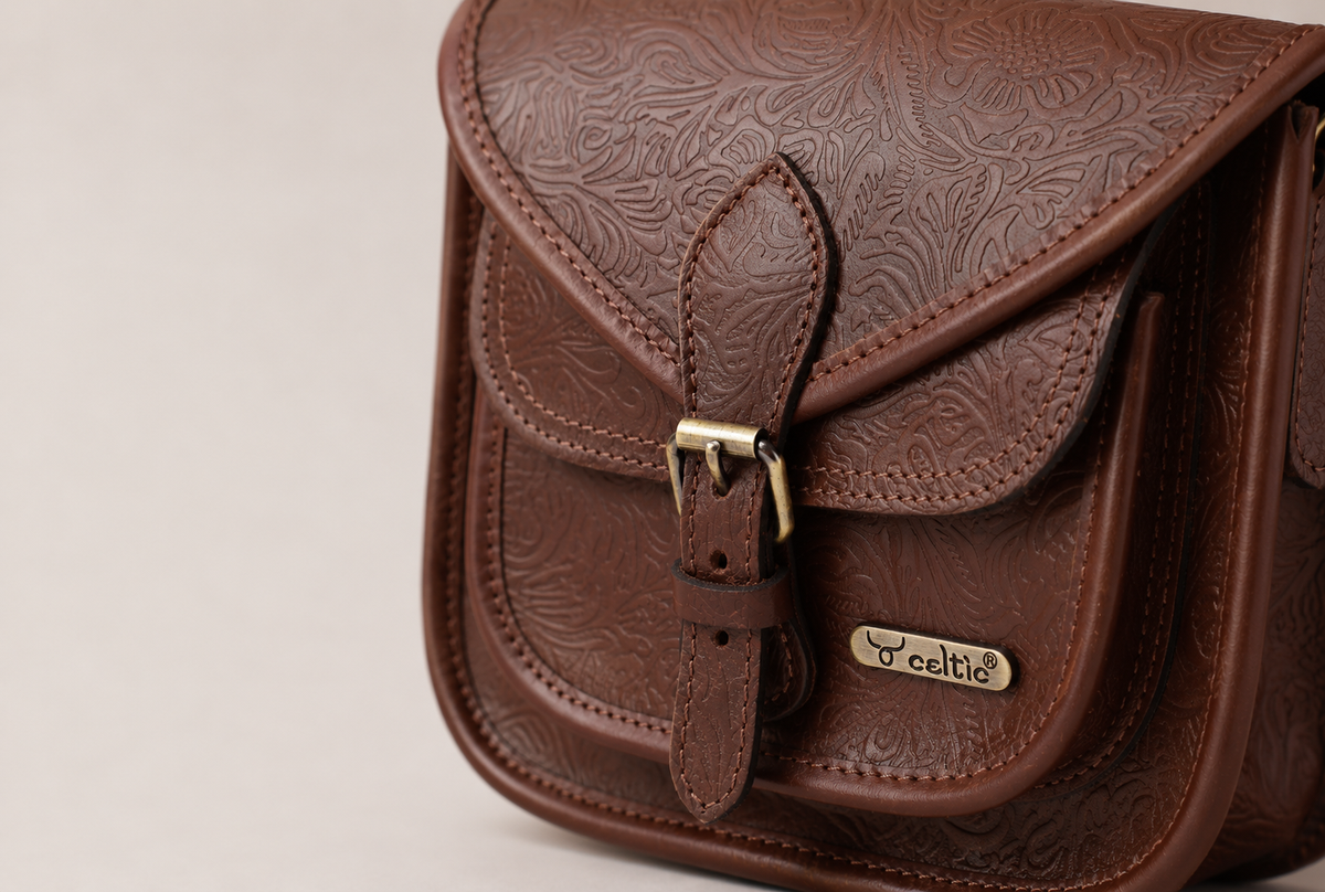 SECURELY STYLISH: BUCKLE CLOSURE