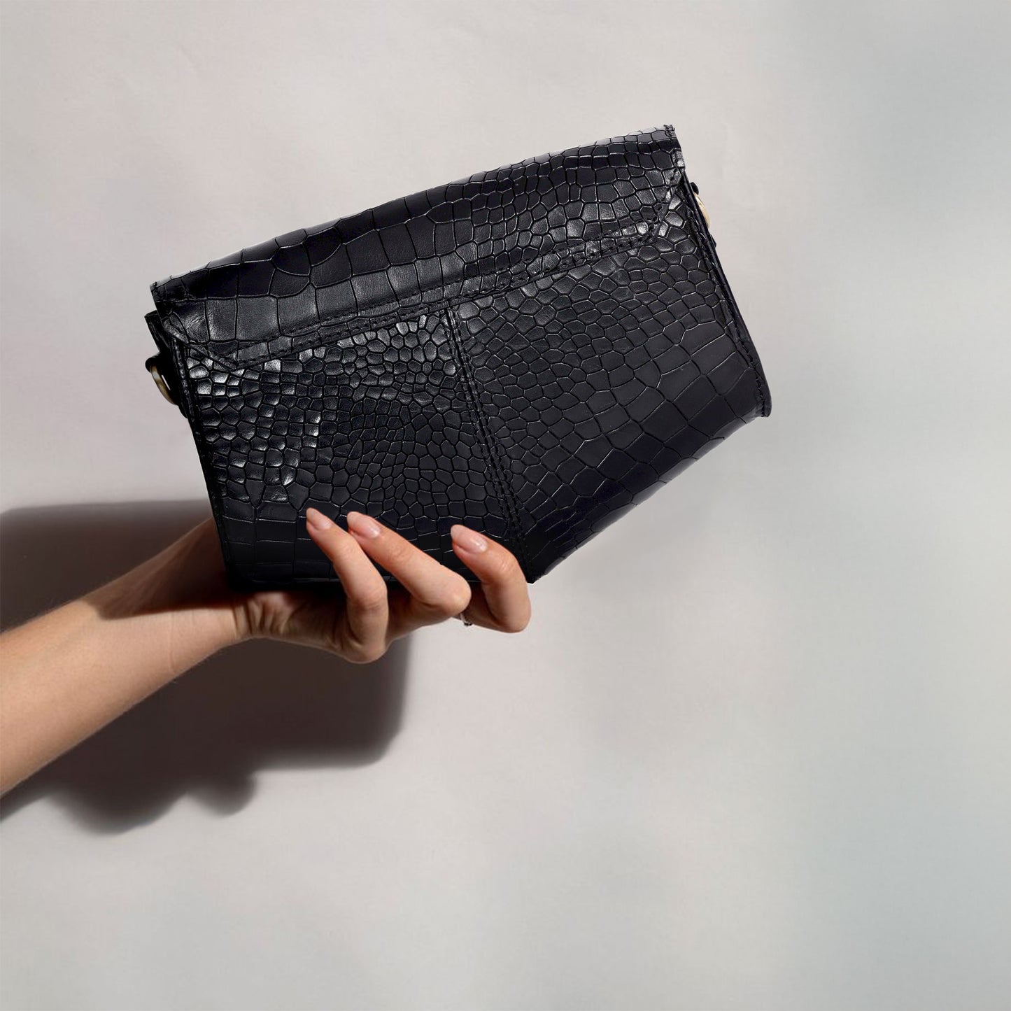 Chic Elegance: Black Deep Croco Leather Crossbody Bag. Art: BG-1602