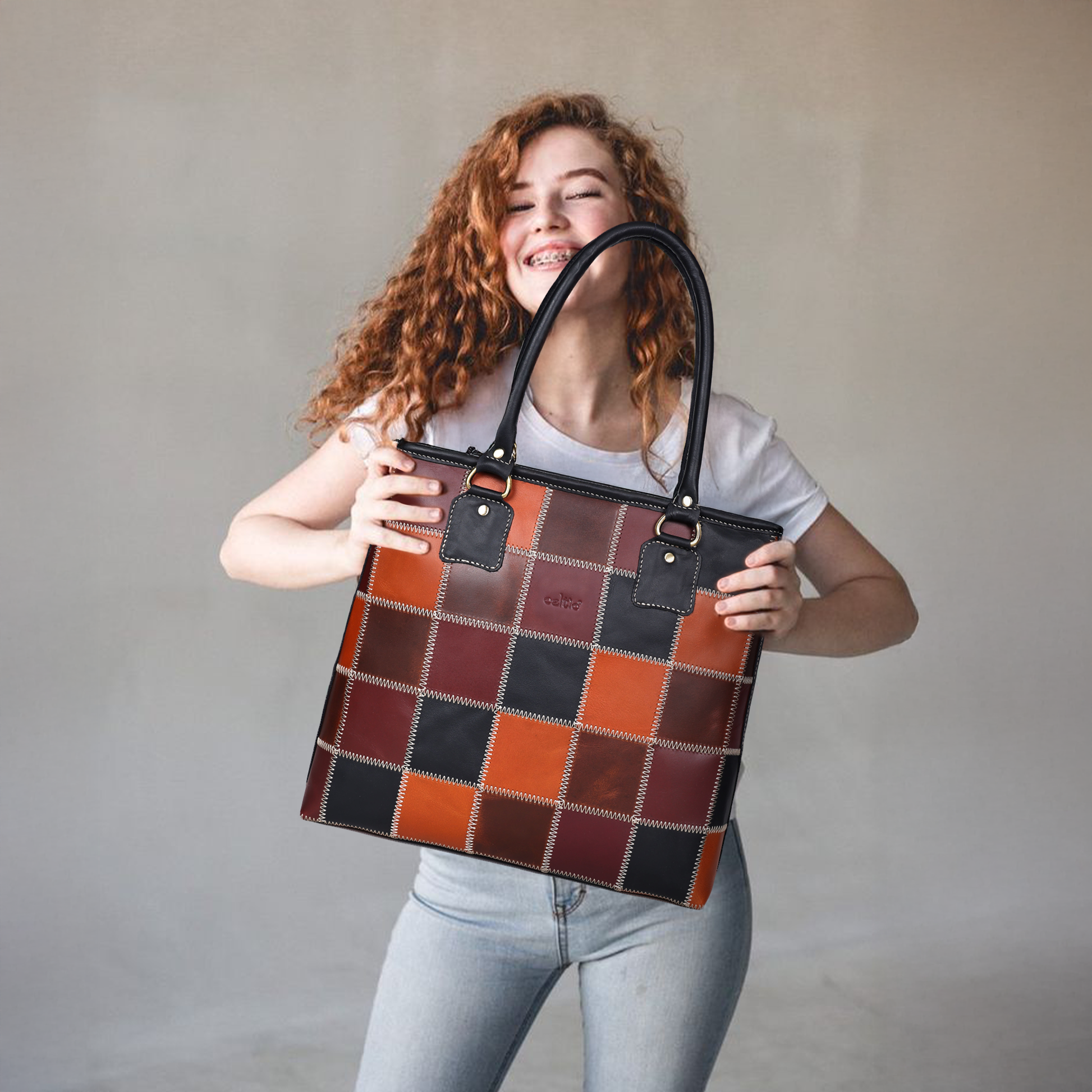 Zigzag Chic: Elevate Your Style with Our Trendy Tote Bag! Art: BG-1307-Z