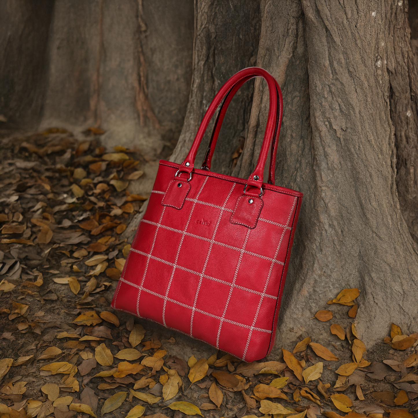 Radiant Red Elegance: Elevate Your Style with Our Striking Tote Bag Art: BG-1521-Z