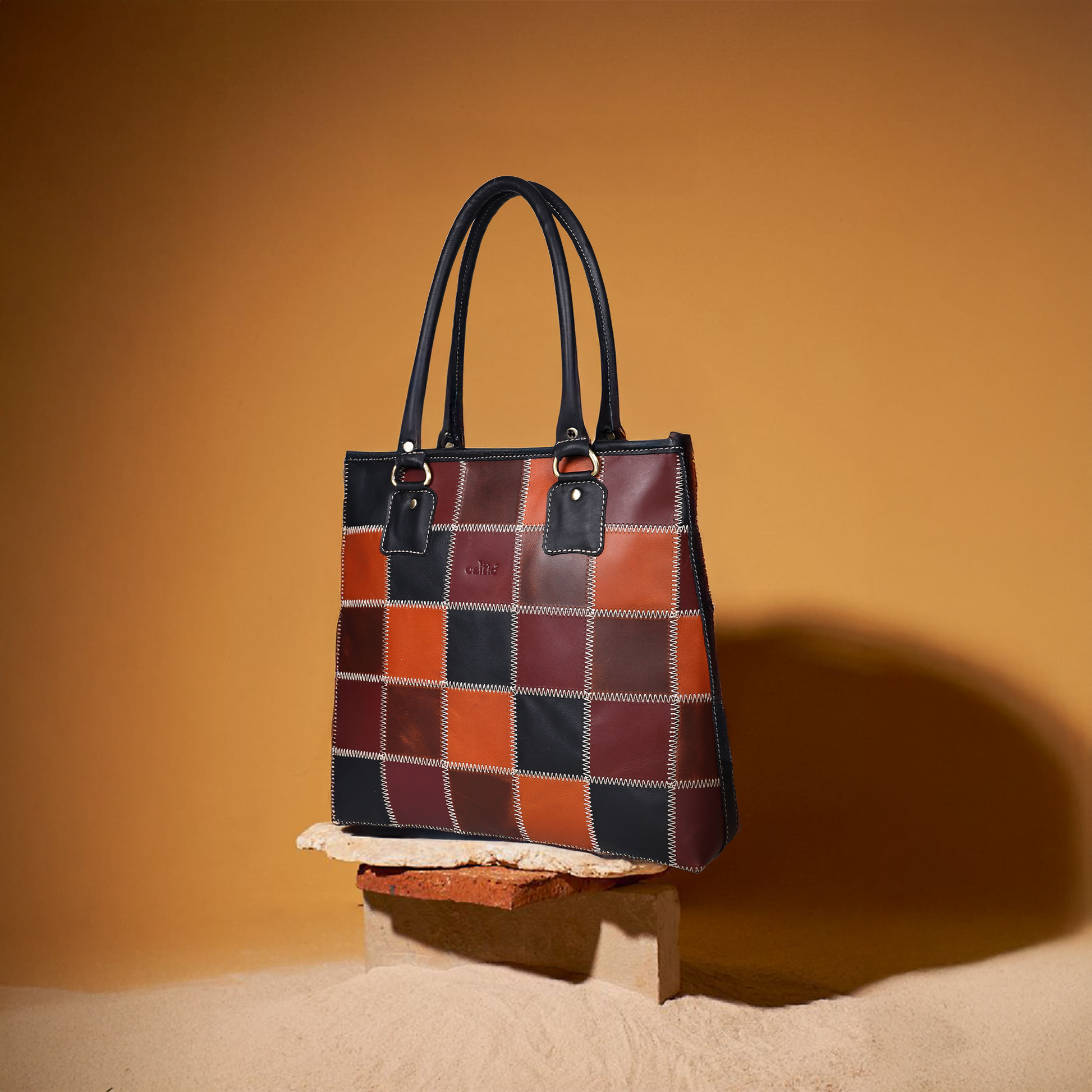 Zigzag Chic: Elevate Your Style with Our Trendy Tote Bag! Art: BG-1307-Z