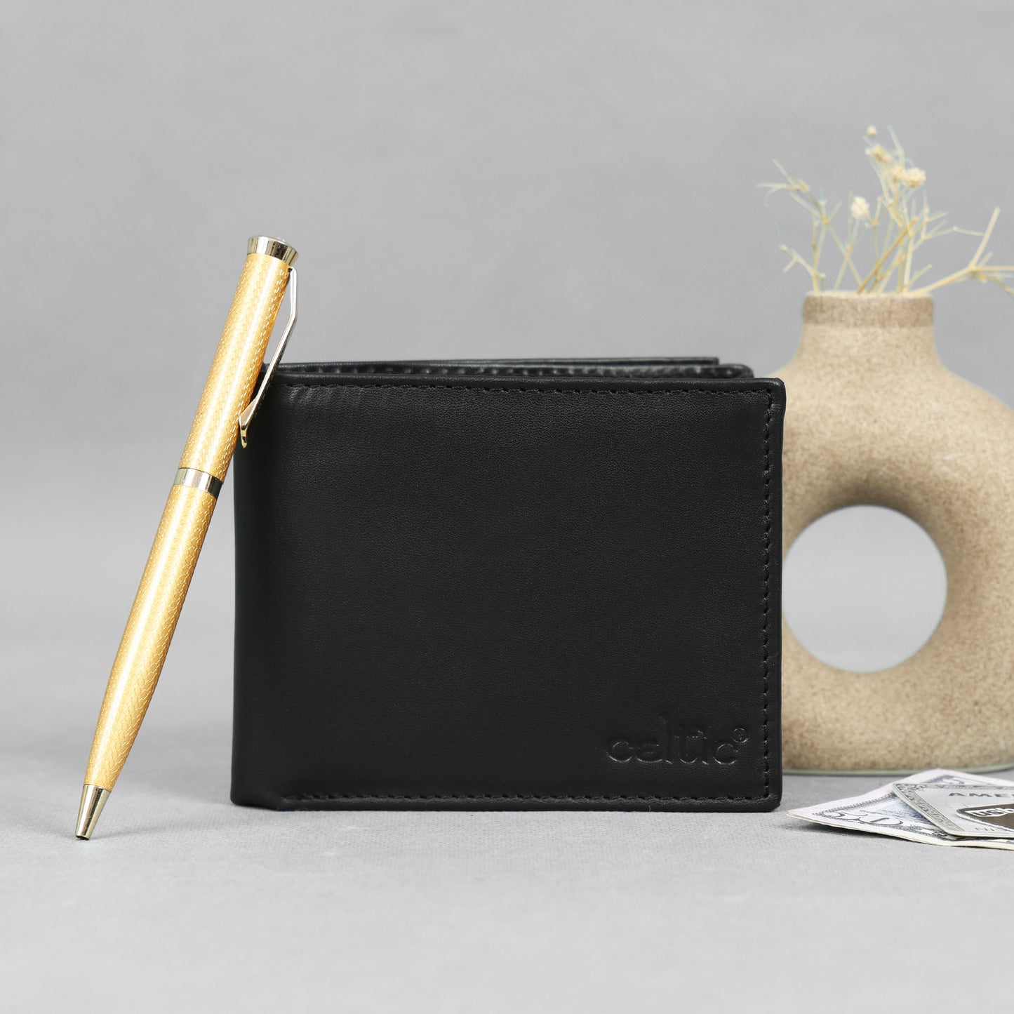 Men’s Black Bi-Fold Wallet with Visible Card Slots Art: LA-1436