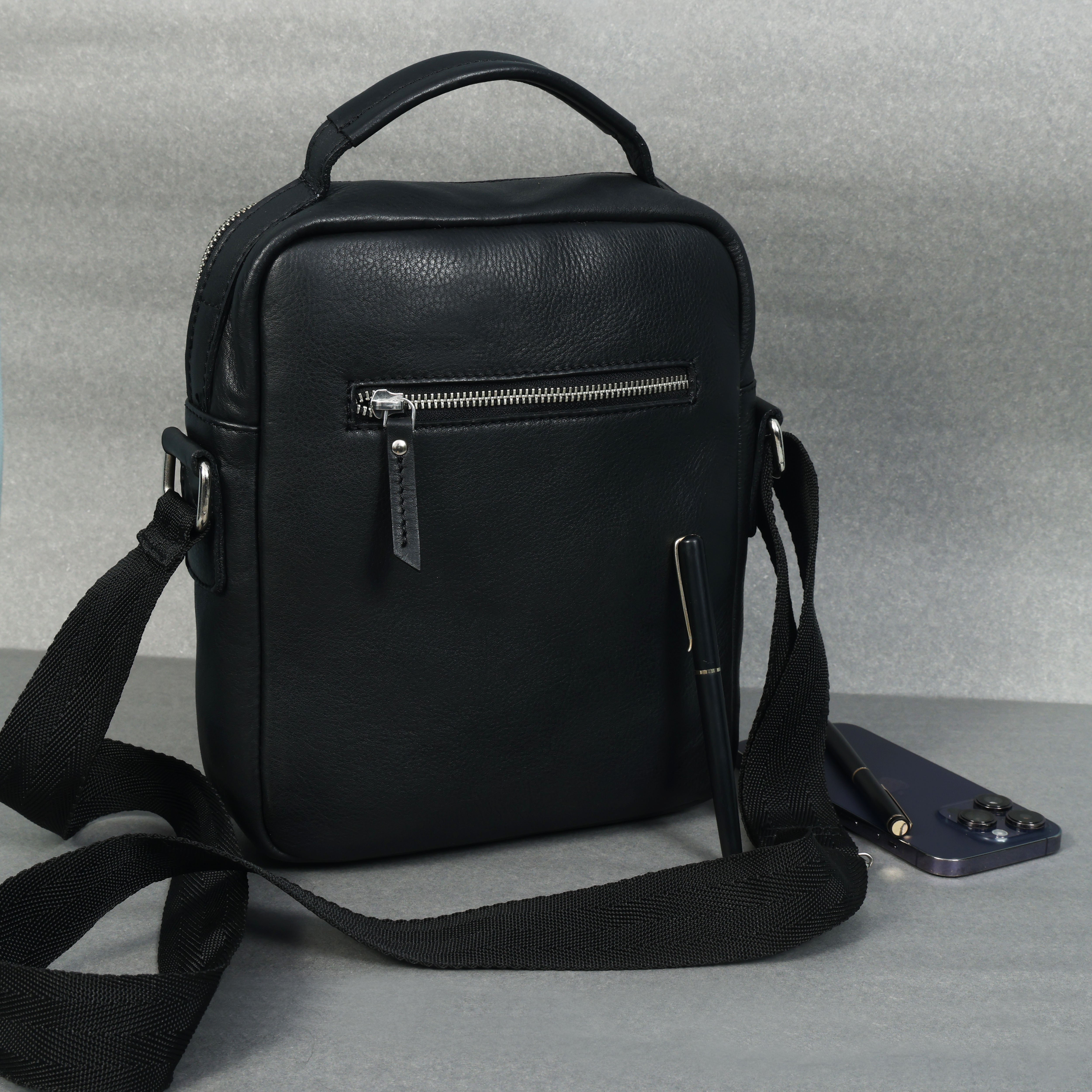 Stylish & Versatile Leather Unisex Side Bag  Perfect for Every Occasion. Art: BG-1367