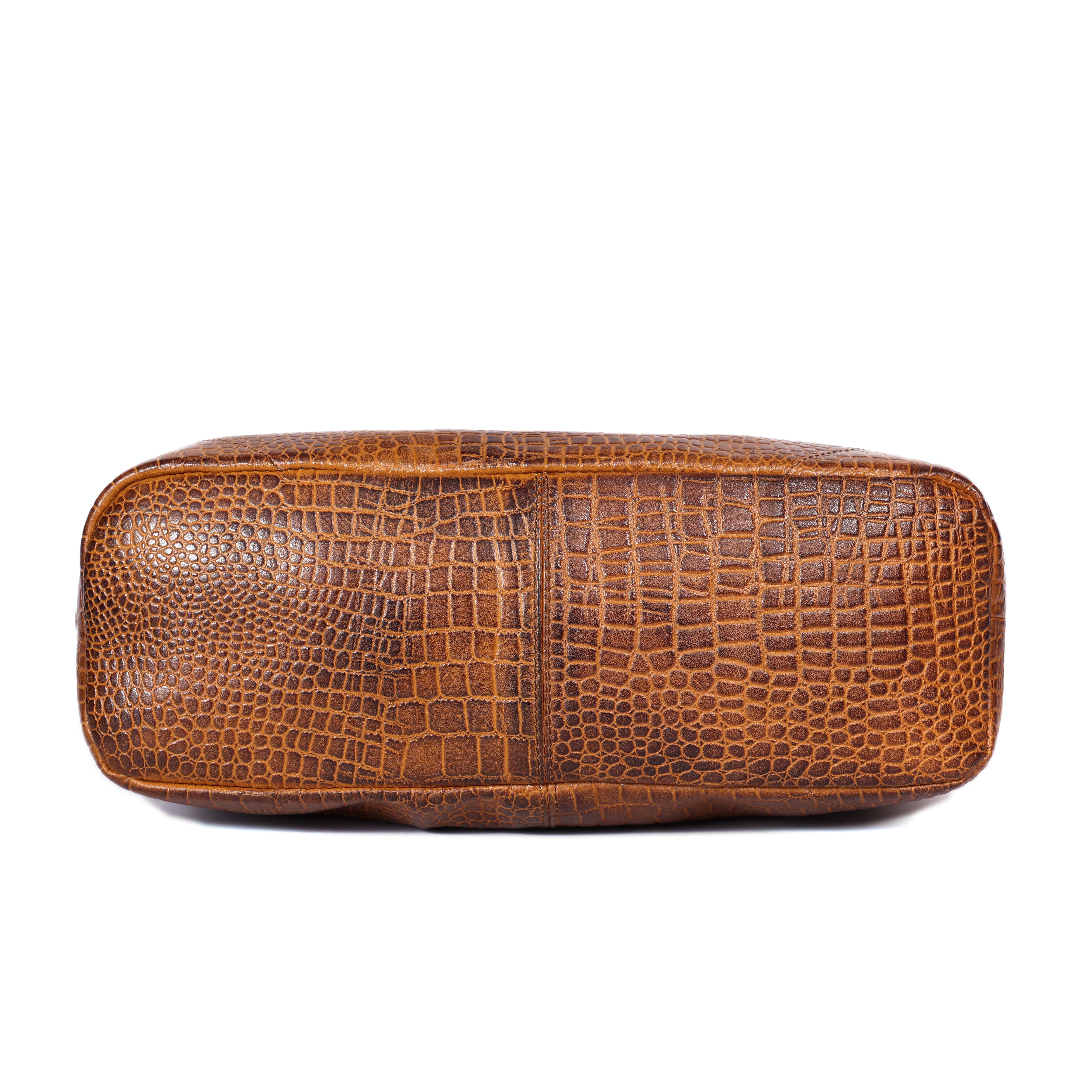 New  premium Elegance in Leather Tote Bag with Leather Accents. Art: BG-1387