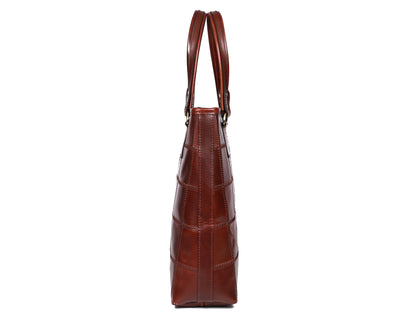 "Chic Contrast: Brown Tote Bag with Stylish Stitching for Timeless Elegance" Art: BG-1526-Z