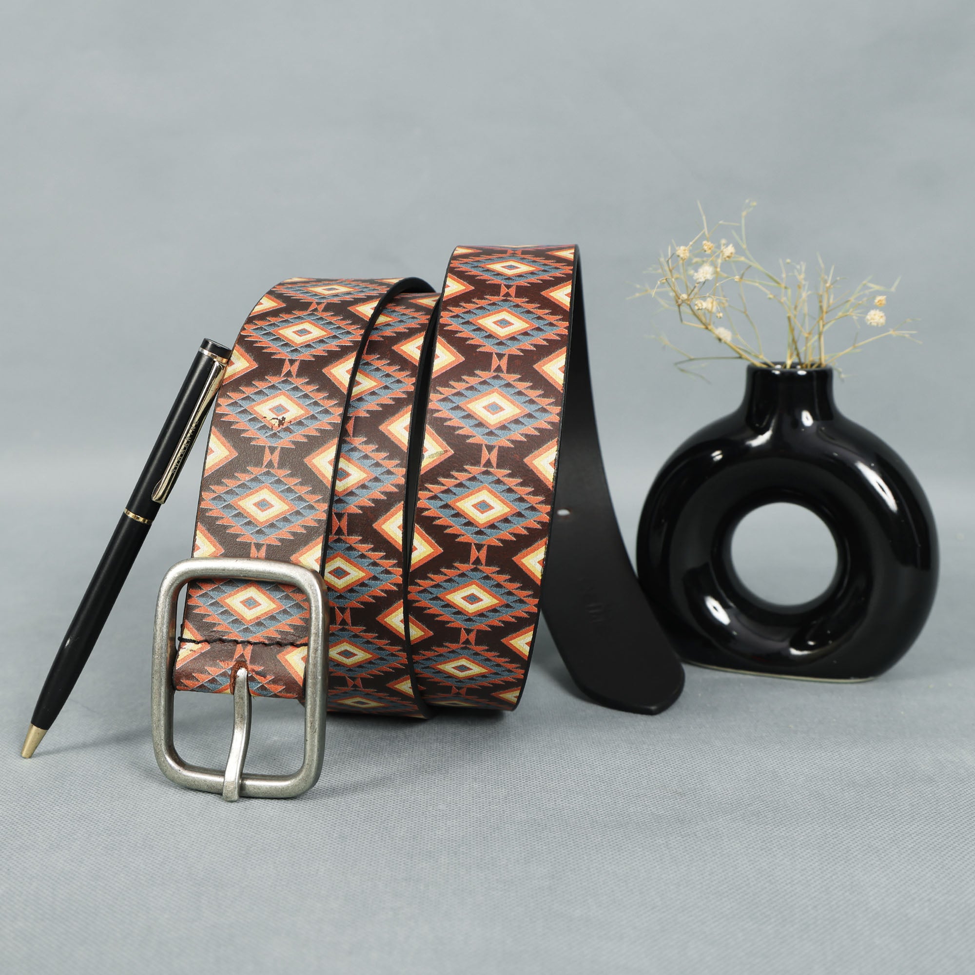 Stylish Printed Belt with Silver Buckle  Durable & Adjustable Fashion Accessory.LB-893