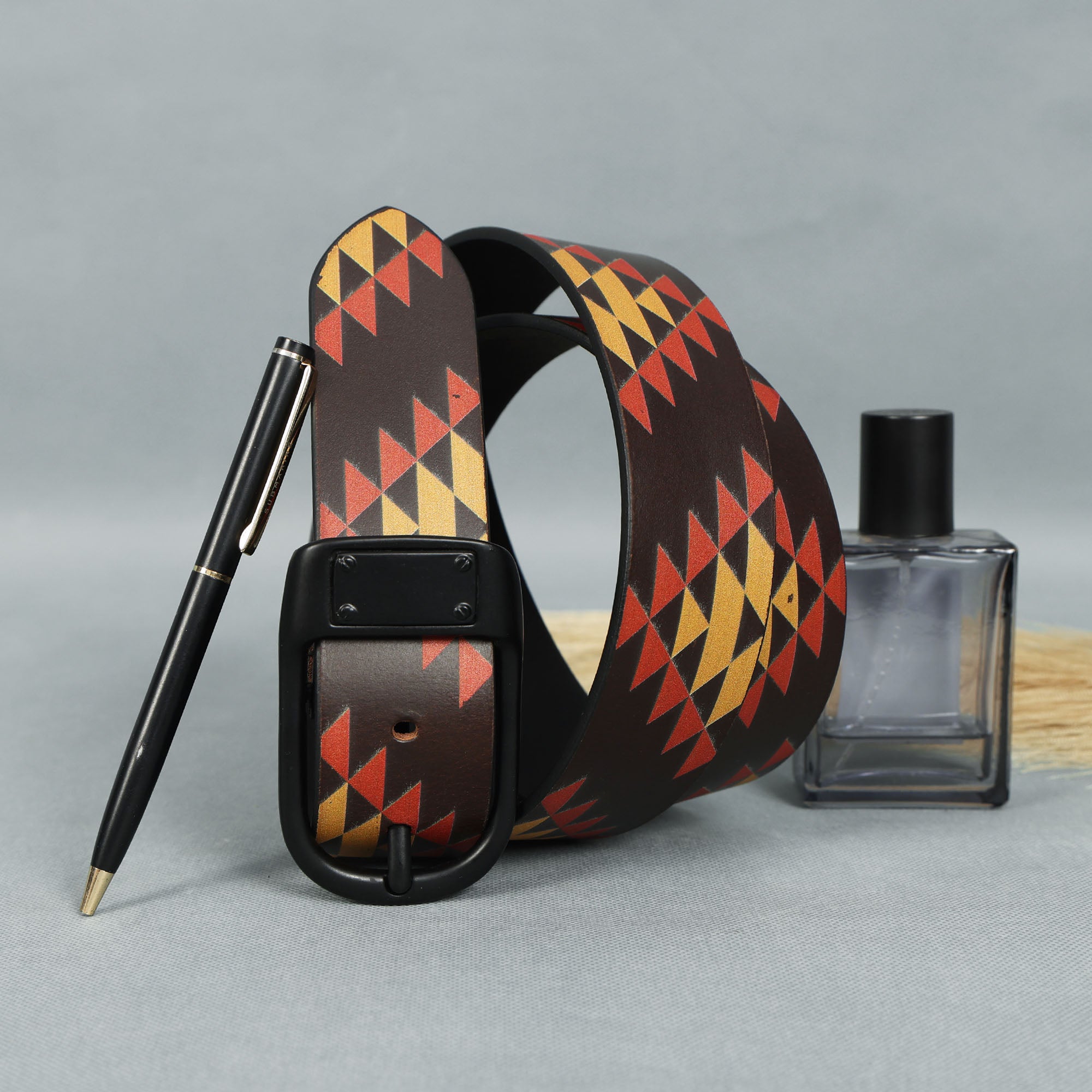 Multicolor Printed Belt with Black Buckle  Stylish & Adjustable Fashion Accessory.LB-897