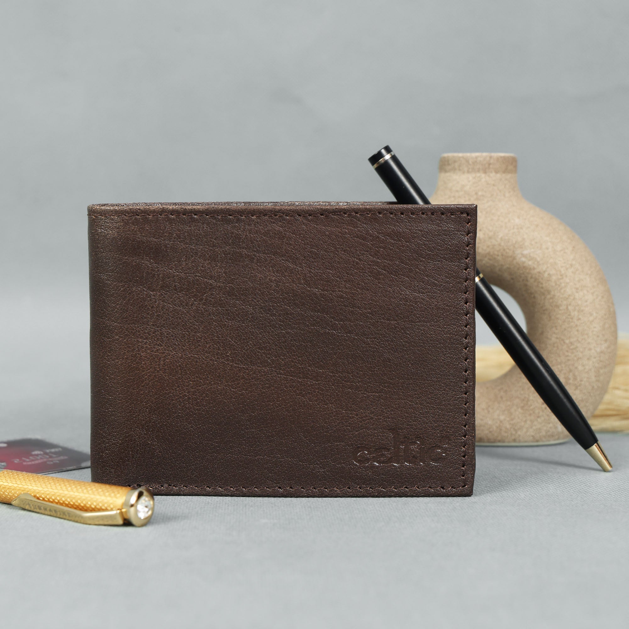 Premium Leather Wallet for Men  Stylish, Durable & Handmade.LA-1420