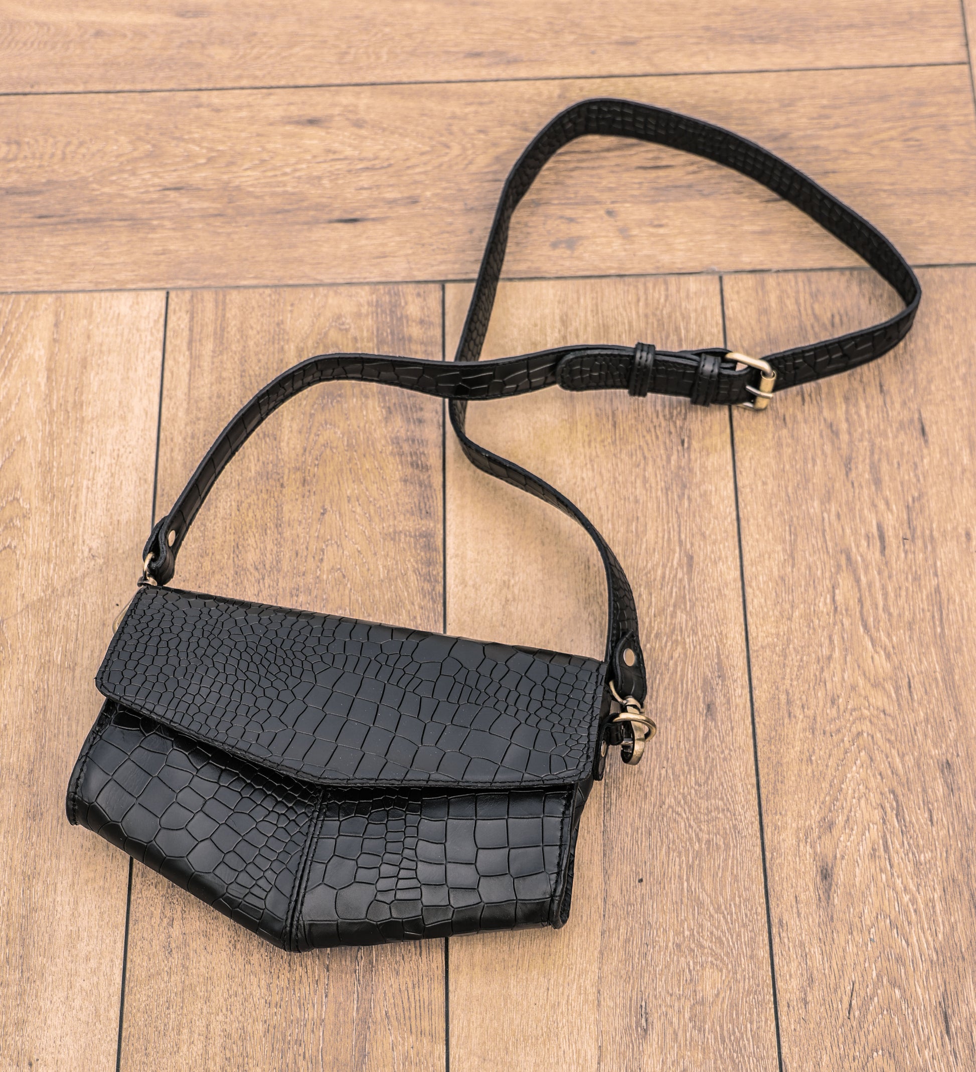 Chic Elegance: Black Deep Croco Leather Crossbody Bag. - CELTICINDIA