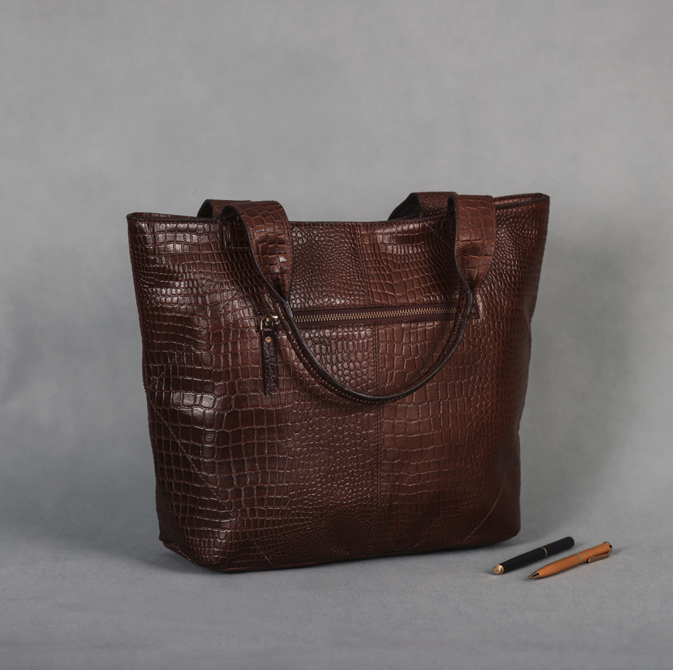 New  premium Elegance in Leather Tote Bag with Leather Accents. Art: BG-1387