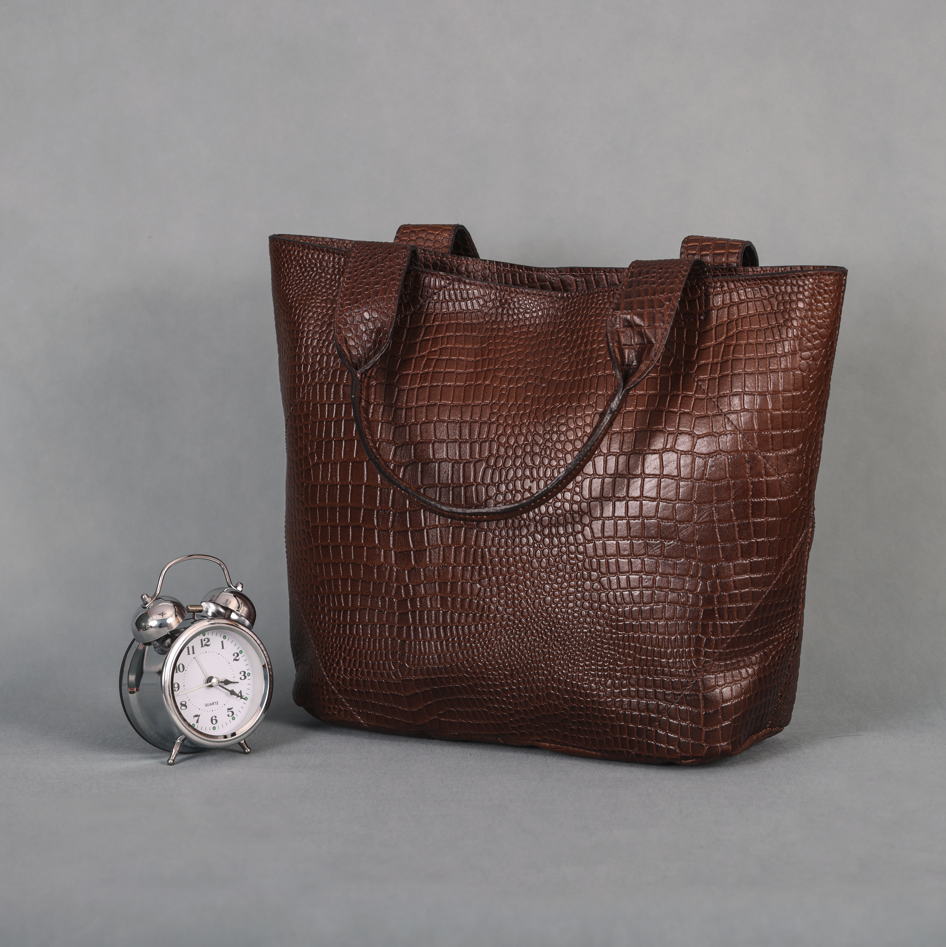 New  premium Elegance in Leather Tote Bag with Leather Accents. Art: BG-1387