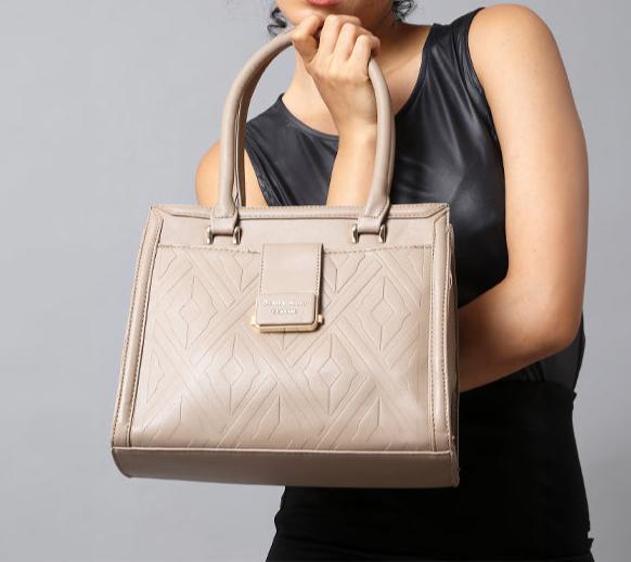 Chic Synthetic Beige Bag – Elegant & Versatile Handbag for Any Occasion,ART:-DK-2002