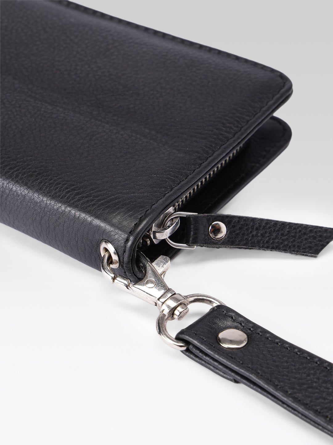 Stylish Ladies' Black Clutch - Timeless Elegance and Versatility