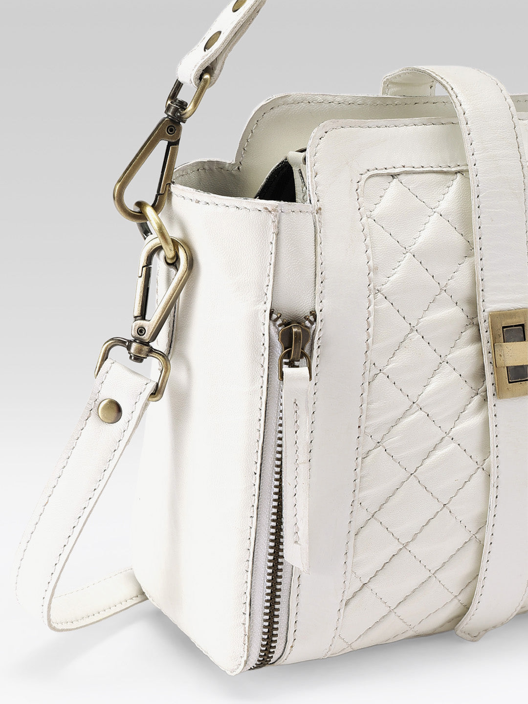 Premium Quilted Leather Shoulder Bag – Stylish Everyday Crossbody Handbag