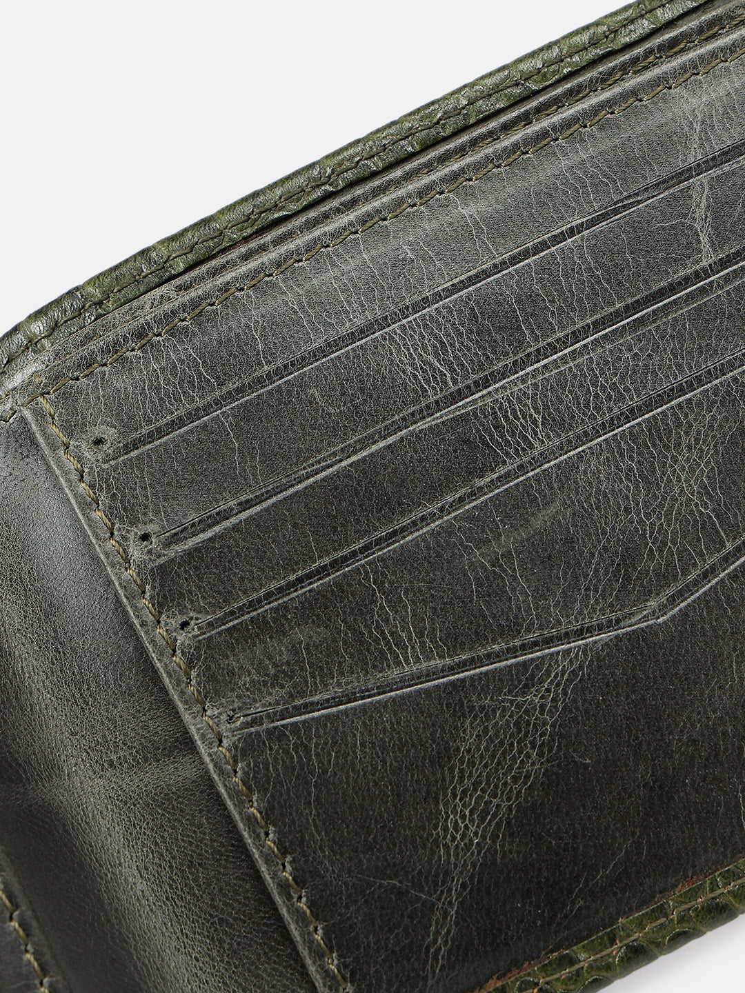 Premium Genuine Leather Crocodile Embossed Bi-Fold Wallet for Men | Multiple Card Slots