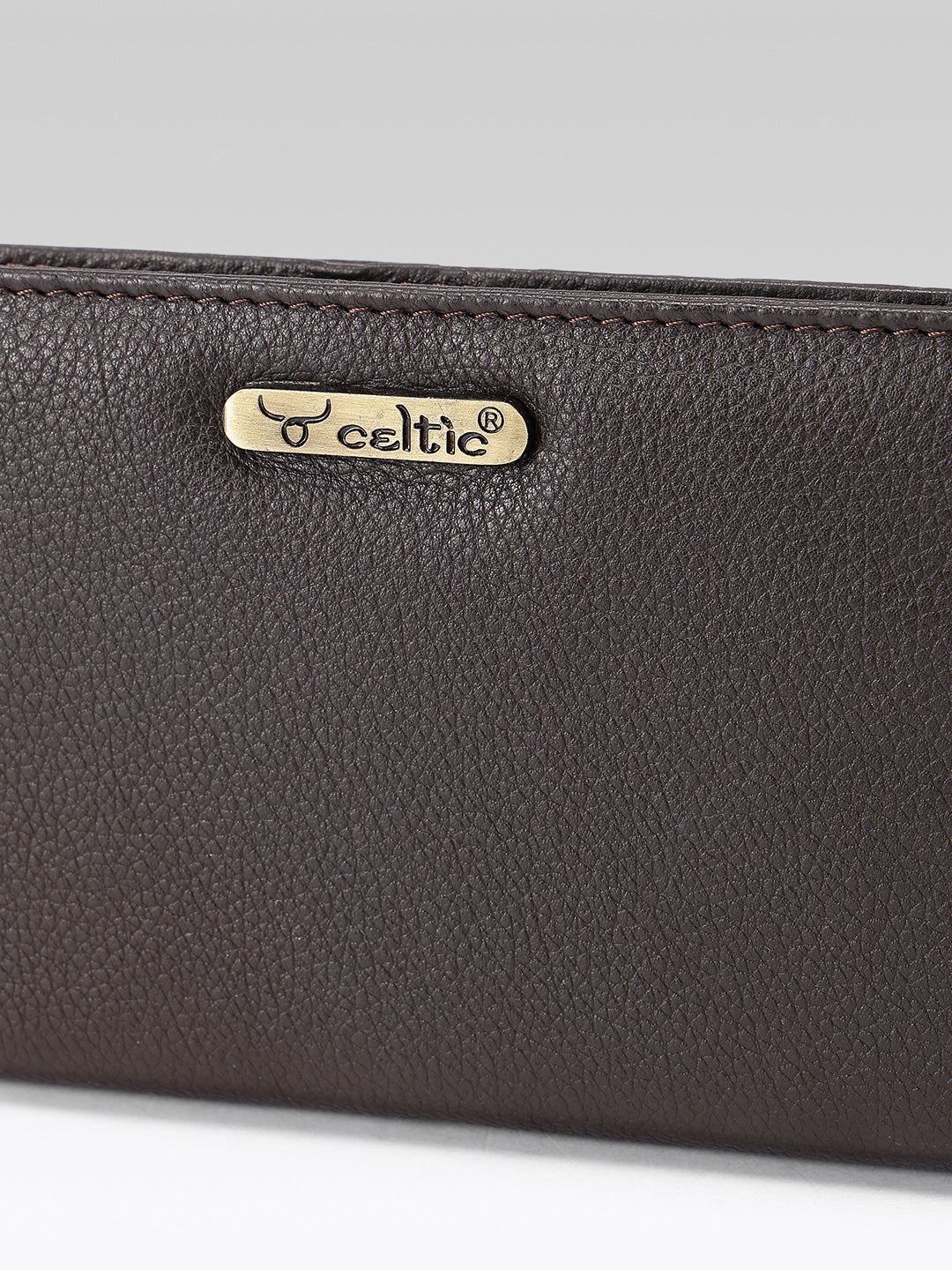 Stylish Ladies' Black Clutch - Timeless Elegance and Versatility